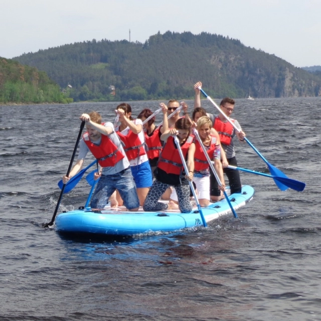 Mega stand up paddleboard for your teambuilding