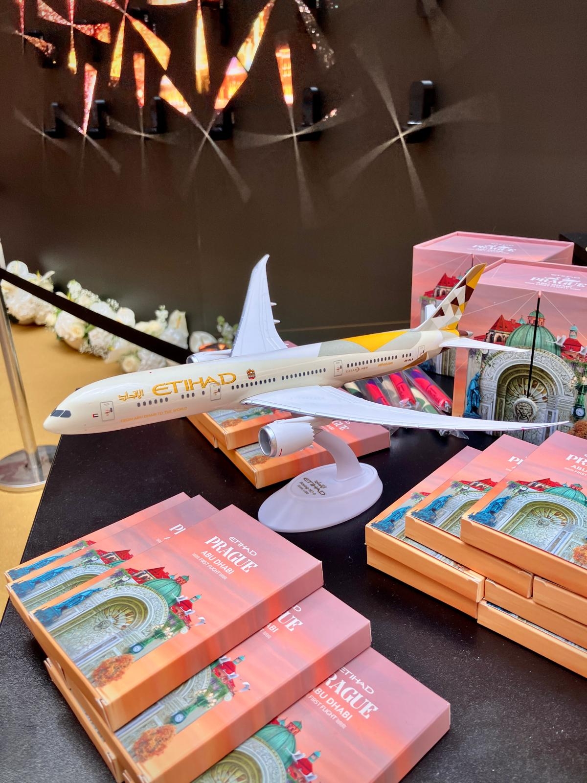 Obrázek-Cocktail Party | Marketing activation | New Flight | Ginger & Fred Praha