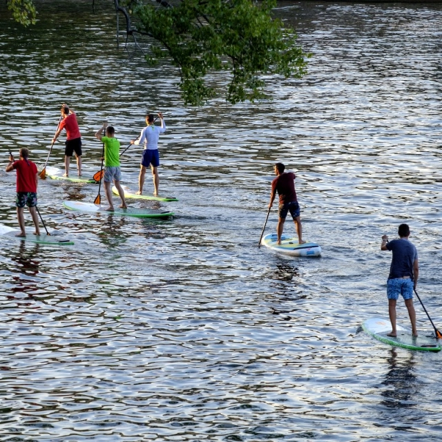 Teambuilding na paddleboardech